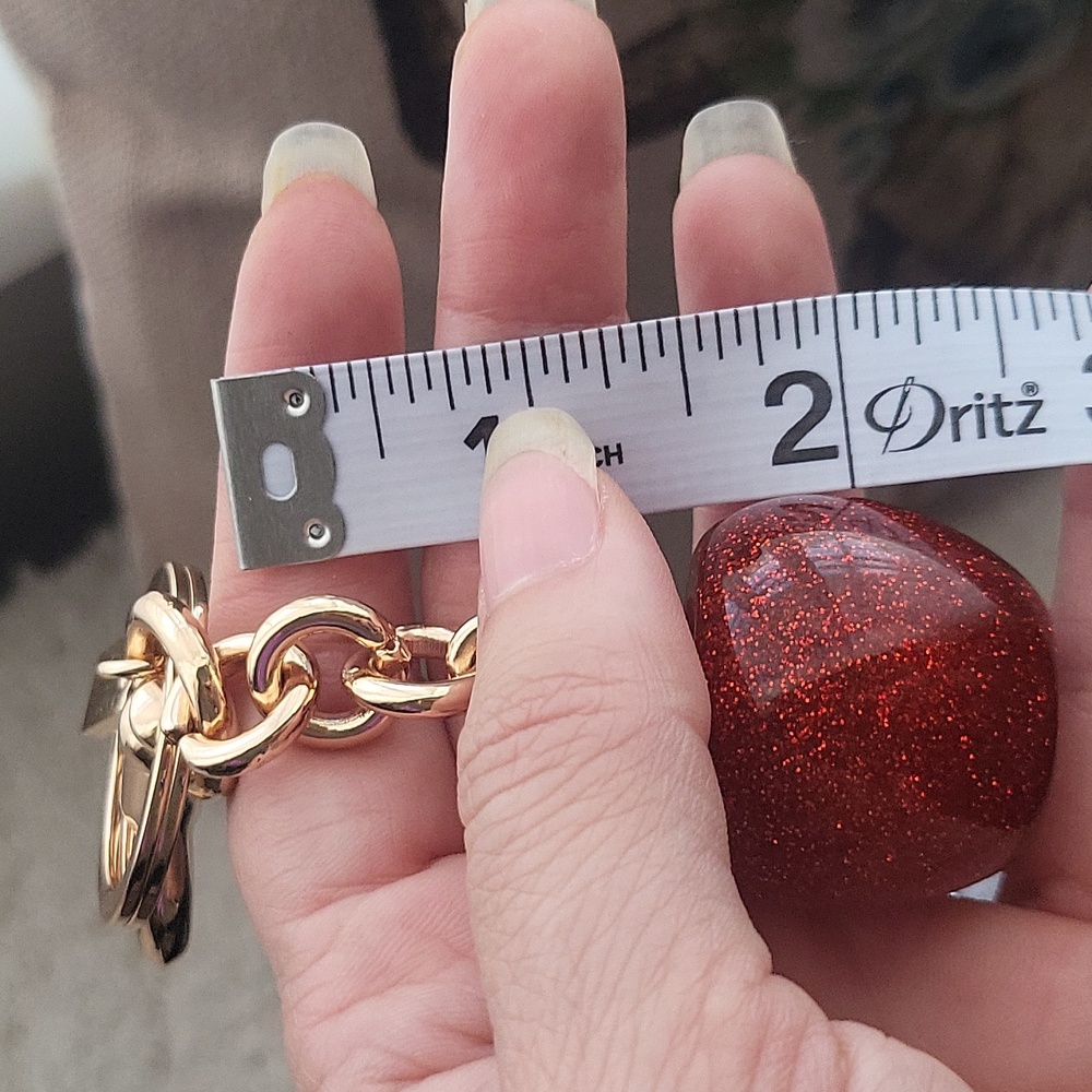 Apple bag charm/Keychain NWT - Picture 4 of 4